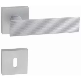 Linha 4 Rozetă pătrată Suprafață crom satinat PZ