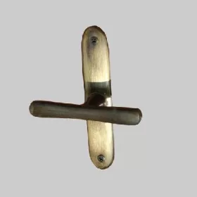   Stefania cu un scut turnat Suprafata Periat Antic In forma de "T".