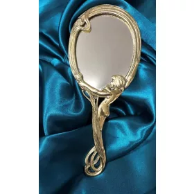 Zrkadlová medená ruka