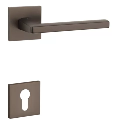 APRILE PYROLA Négyzetrozettás Q SLIM 7MM BR - Barna PZ