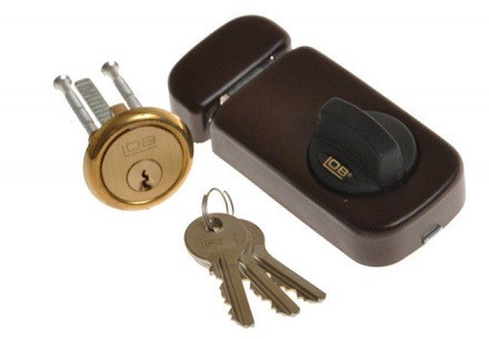 RETESZZÁR RÁCS.CIL. GOMBOS TB61 LENGYEL BARNA