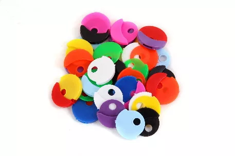 Tastă rotundă colorată din plastic