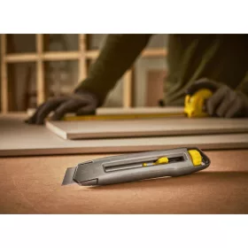 Cuțit PVC Metal 18Mm Rupt .Interl. Stanley 0-10-018